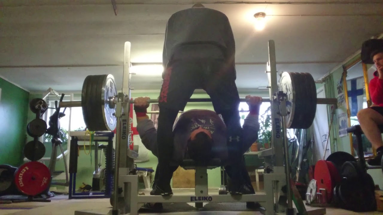 100X200kg in 28.30 minutes. RAW benchpress