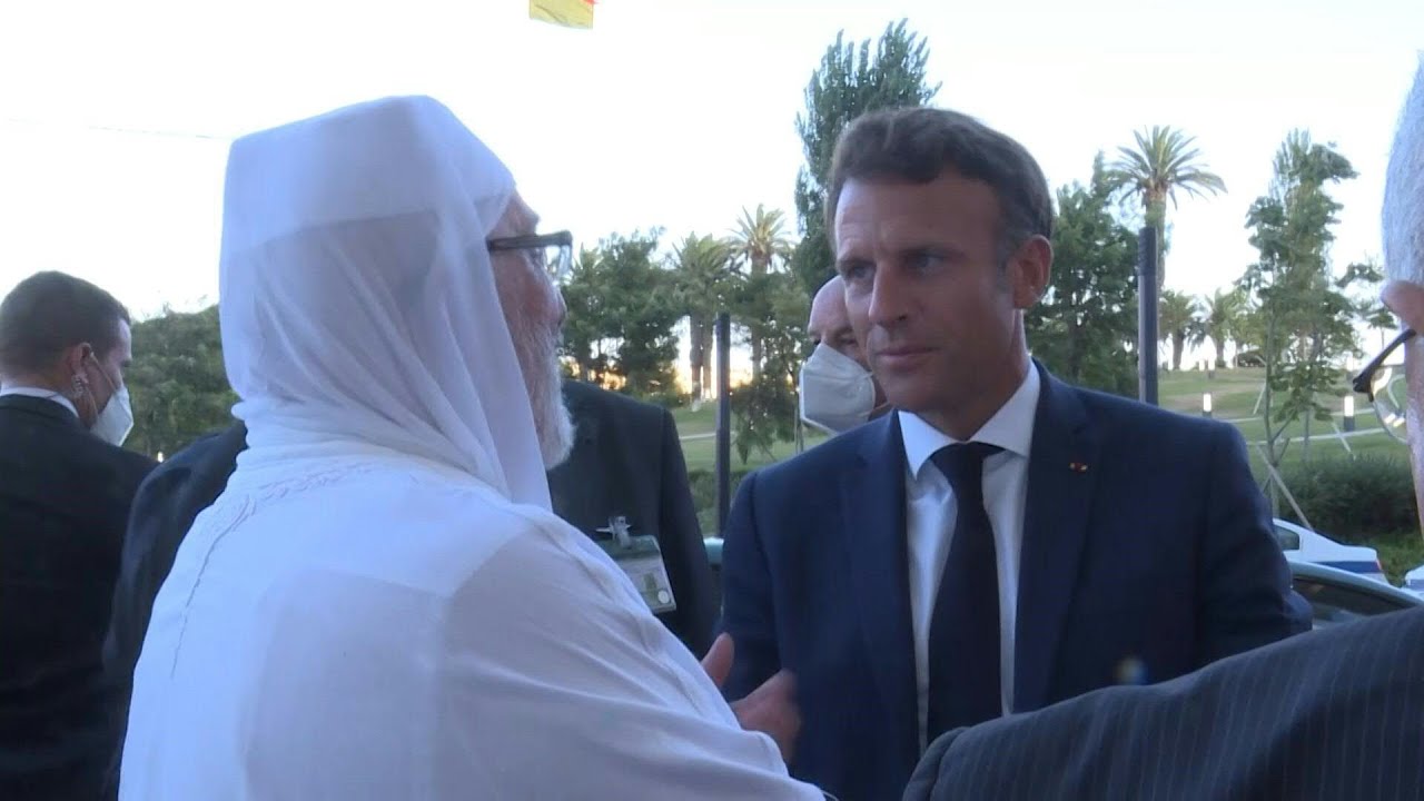 ماكرون يزور الجامع الكبير في الجزائر | AFP
