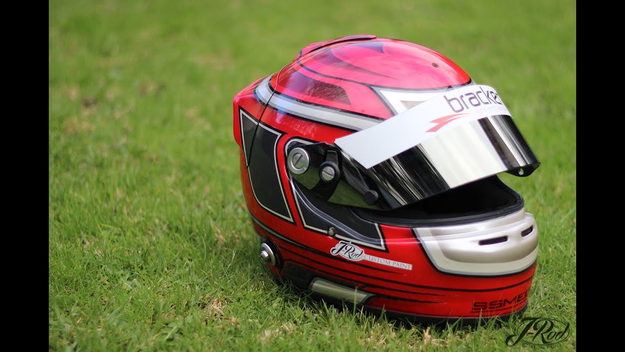 Custom painted race helmet - Airbrushing process
