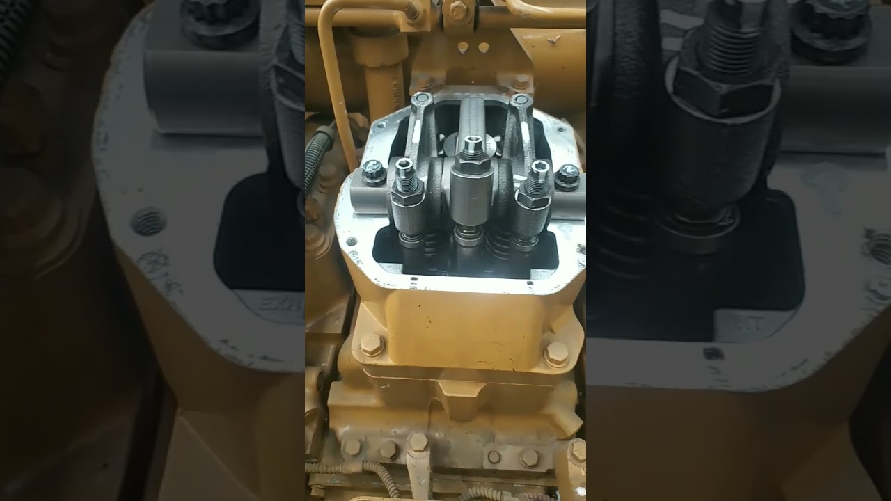Caterpillar 3516 adjust valve #caterpillar #cat #engine #marine #3516 #mechanical #electrical #tech