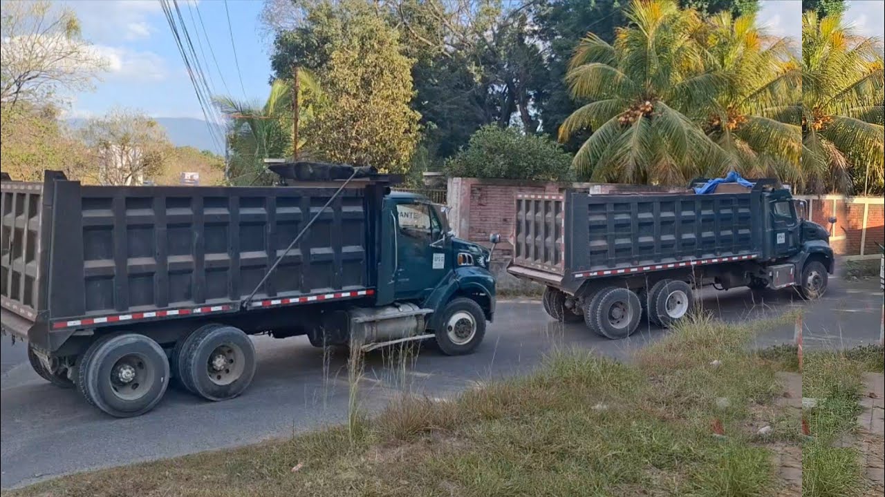 Dos camiones salen de la carretera más peligrosa de El Salvador 🇸🇻  @lapanamsv 