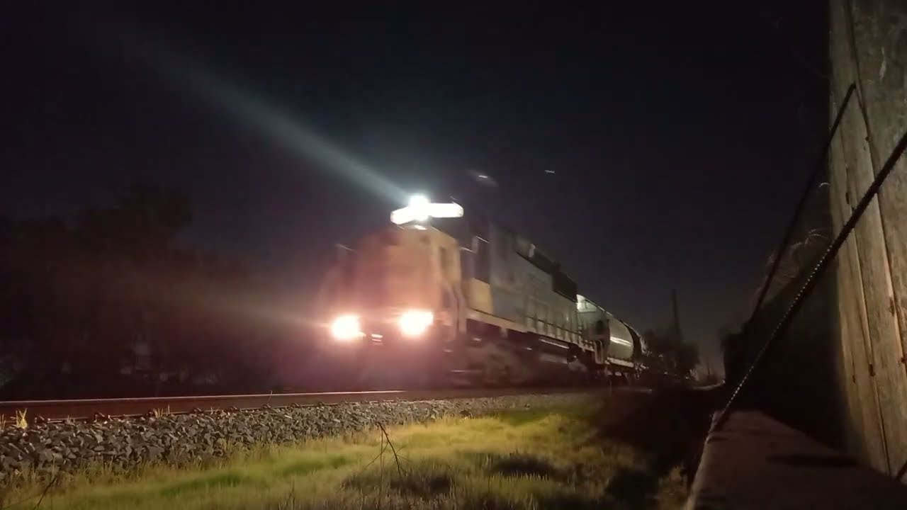 Variedad de trenes nocturnos por Cerrillos | Compilado