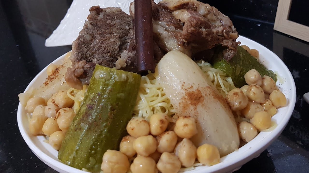 السر الي يخلي المرقى تاع الرشتة خاثرة وبيضاء وبنينة 😋😋رشتة عاصمية باللحم تاع الغنمي
