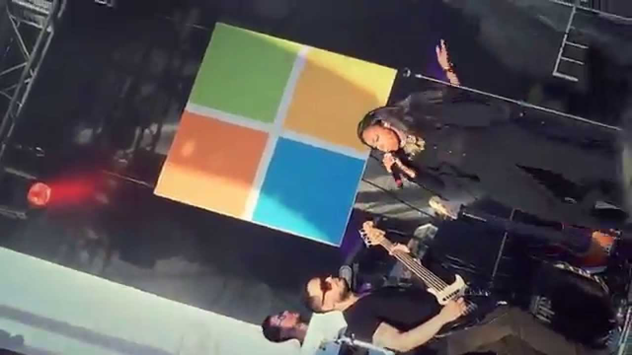 Demi Lovato -Two Pieces LIVE at the Microsoft Grand Opening in Garden City, NY