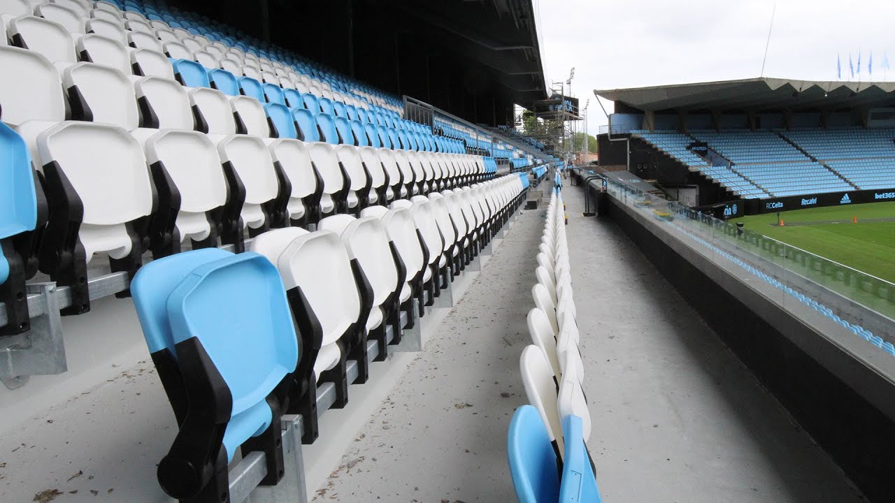 Los peñistas del Celta examinan la grada de Río Bajo de Balaídos - Metropolitano