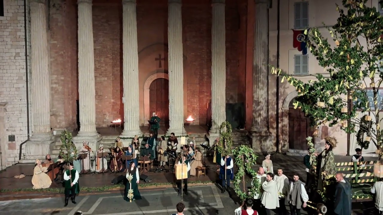 Calendimaggio di Assisi 2025 - Corteo della Sera - finale Sopra
