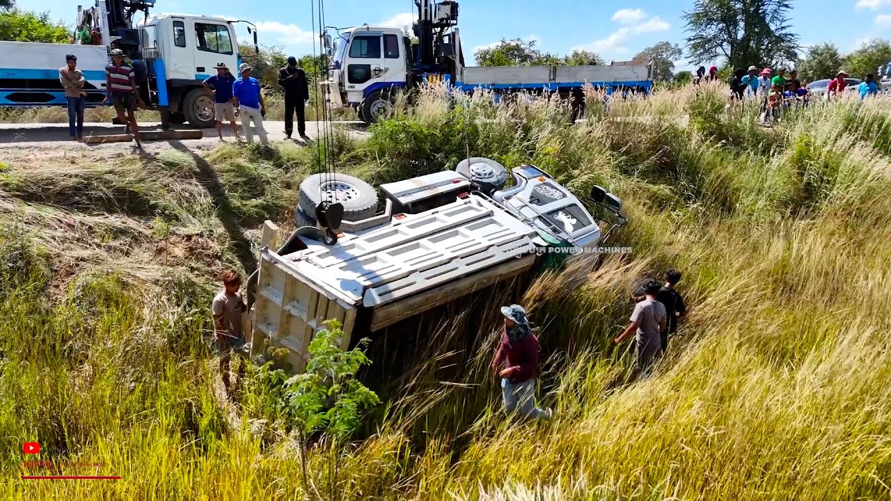 Unexpected​ Sleepy Operator Dump Trucks driving Fail on road ,​ Skills Powerful Crane Helping