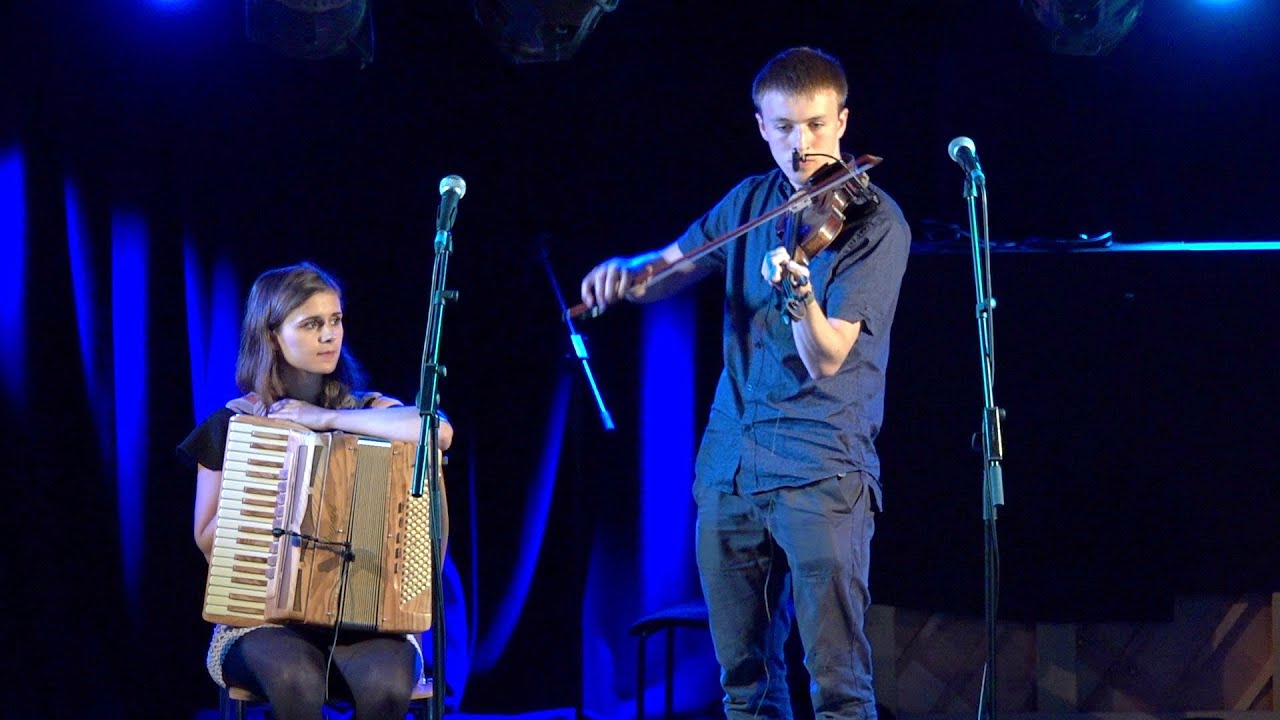 Scottish fiddle tunes by F&egrave;is rois: Kin Project musicians playing at the Lemon Tree in Aberdeen