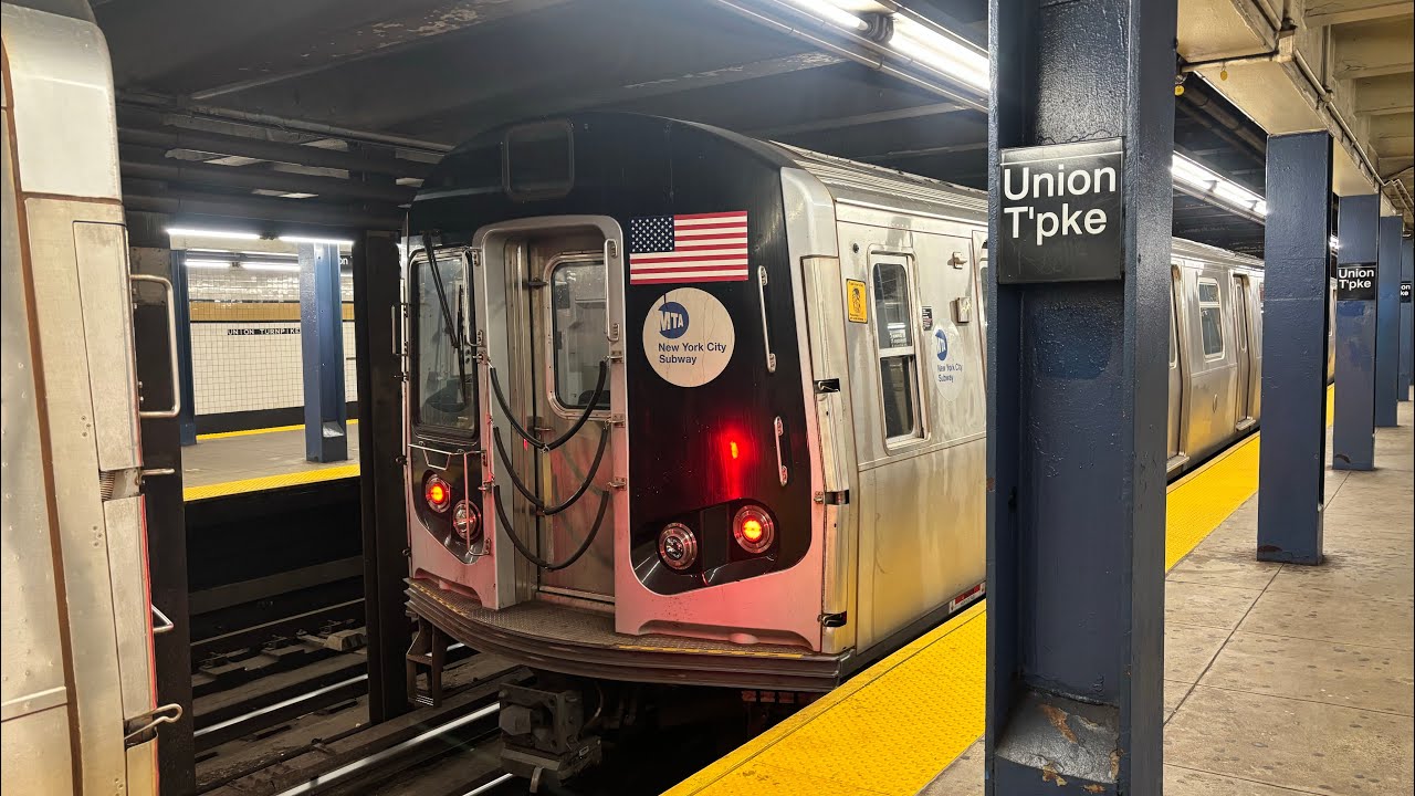 IND Queens Blvd Line: R160 E & F train action at Kew Gardens-Union Turnpike 