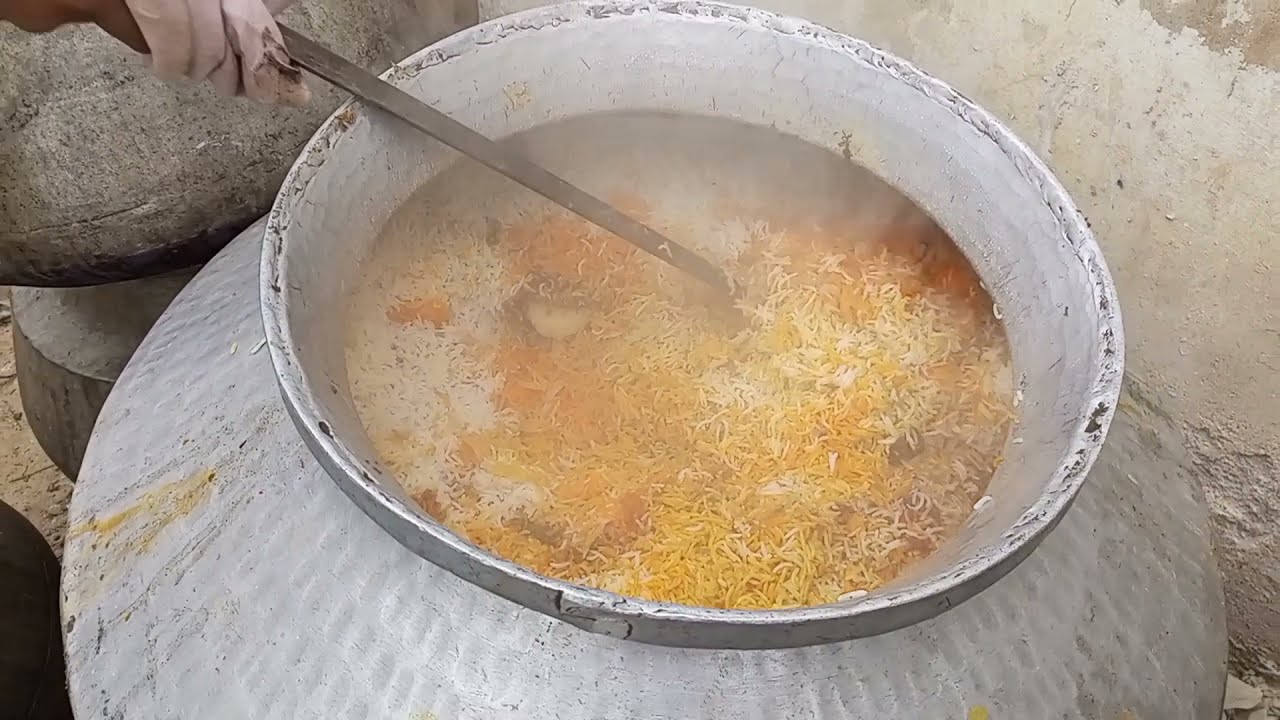 Lazzat Kadah Pakwan || 10 Muharram Mai Langer Hussainy Ka Kam || لذت کدہ پکوان ||لنگر حسینی