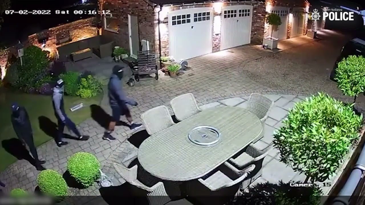 CCTV   Doncaster Road robbery