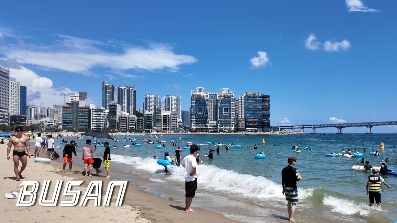 Gwangalli Beach at the end of the vacation | Busan is good | KOREA | 4K | 부산 광안리 해수욕장 휴가 막바지 산책