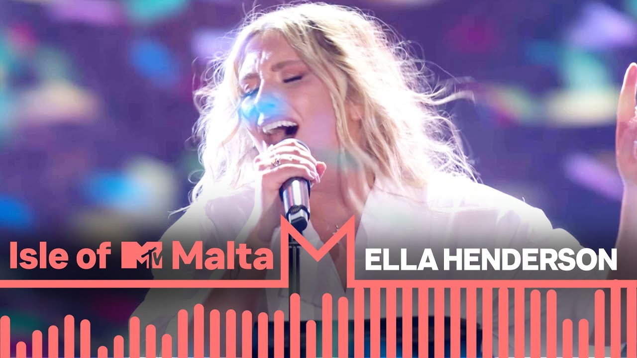 Ella Henderson Performs &ldquo;Ghost 