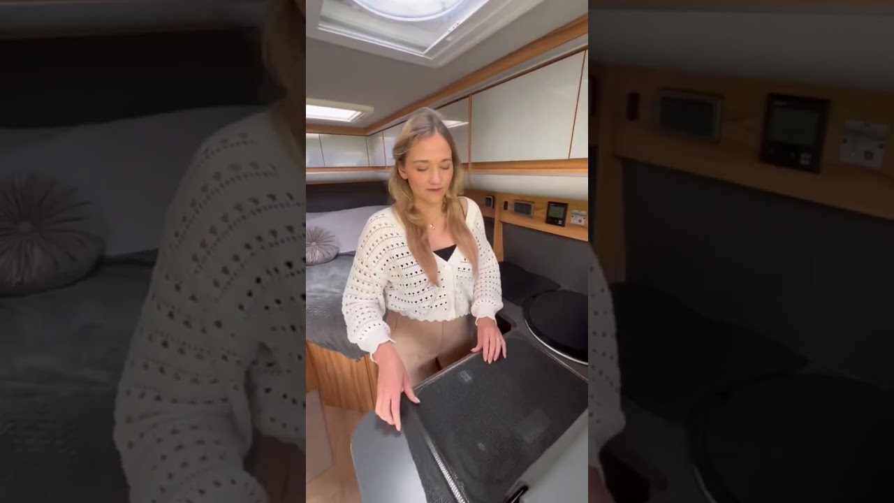Entdecke unseren Camper: Roomtour Teil 1 - Wohnbereich und K&uuml;che!