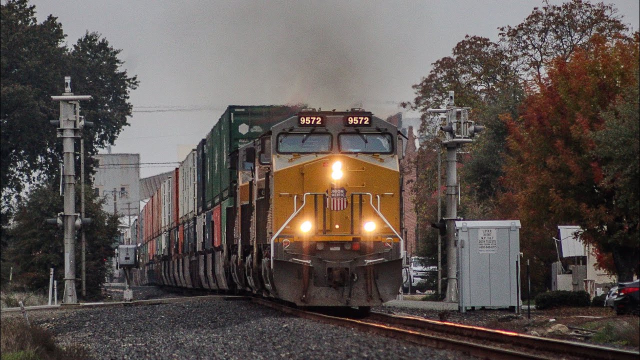 UP 9572 leads ZBRLC through Lincoln, CA + Rocklin Rocket 