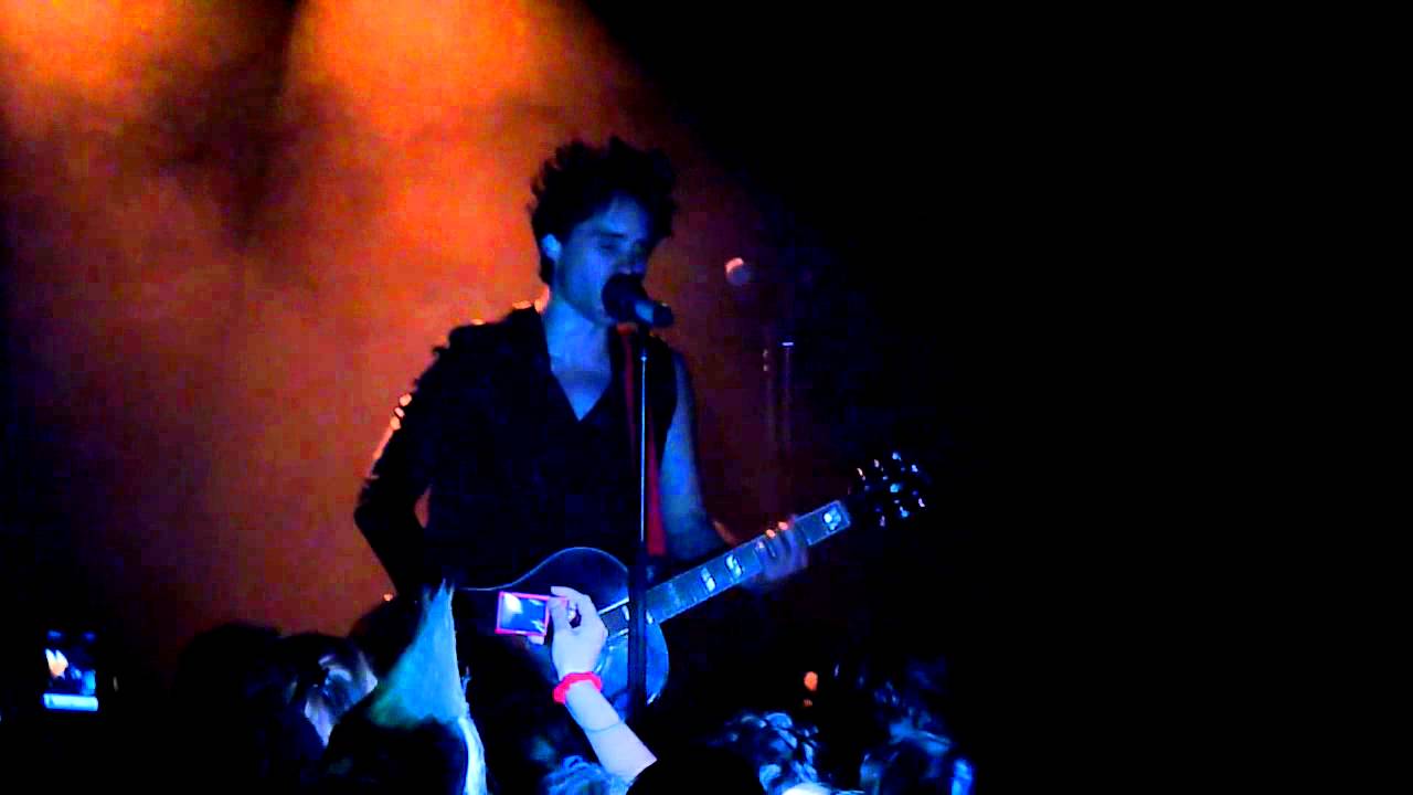 30 Seconds To Mars - Hurricane (Live @ La Maroquinerie, Paris, 08/06/2011)