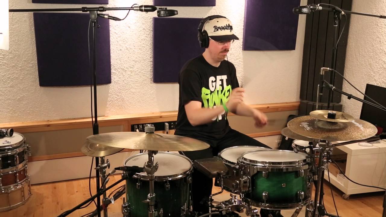 61294 Smooth Poly Brush - on Drums
