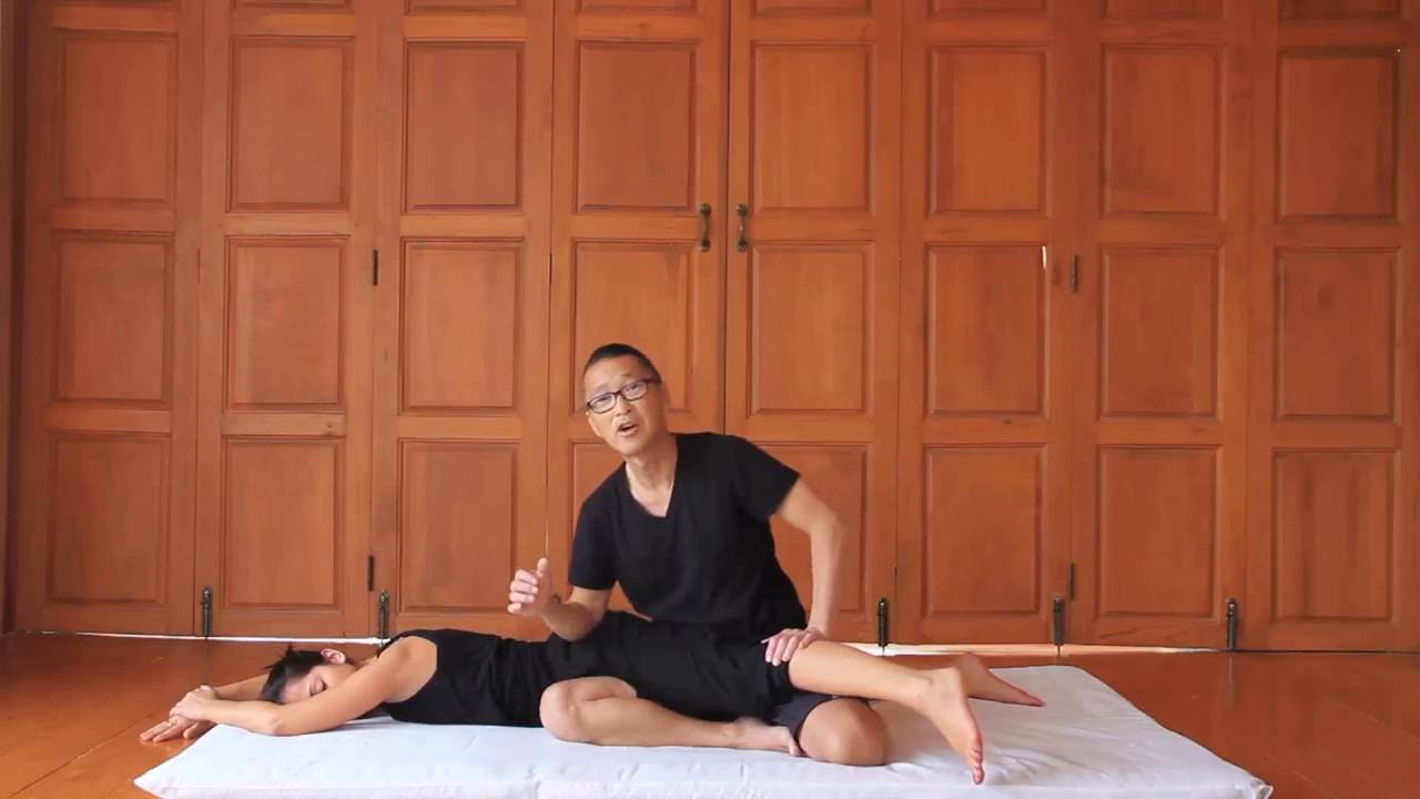 Sanuk - Reviewing Thai Massage Techniques with Kam Thye Chow