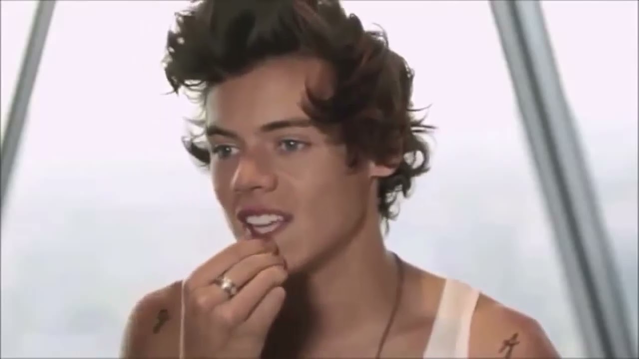Harry Styles   Sexy Back :)