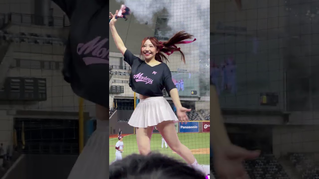🗓️2025.08.13 📷丘薆cam 🏟️台北大巨蛋 ⚾️4局下半 🎶球員應援：林智平、林泓育、林承飛、余德龍、張閔勛 #丘薆⁹⁹ #樂天女孩 #RakutenGirls