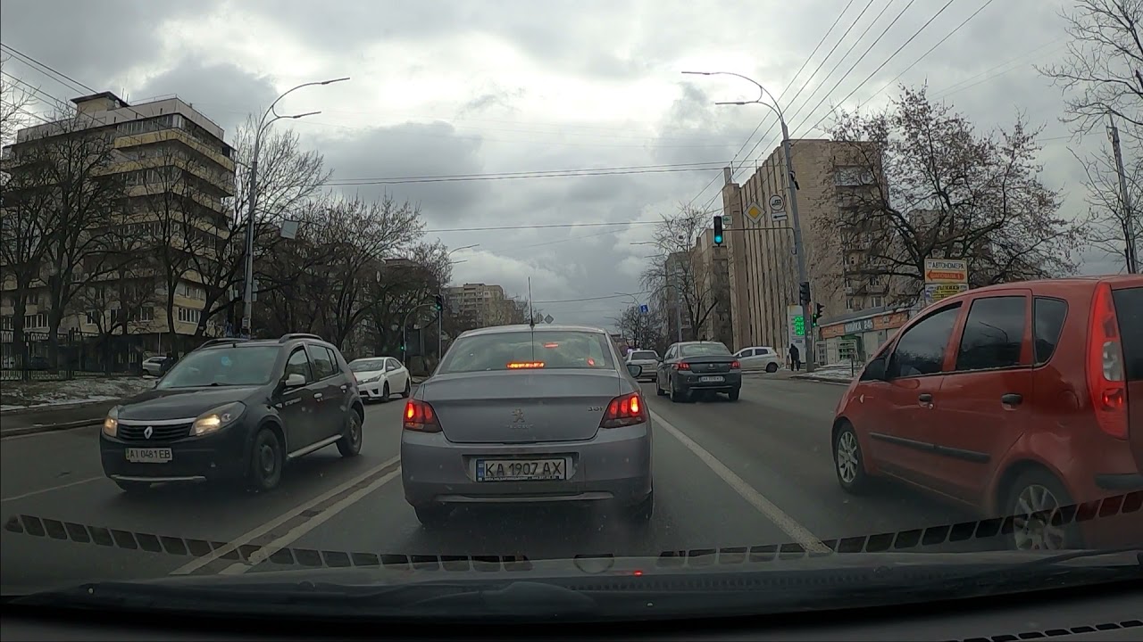 Уроки вождения в центре Киева зимой