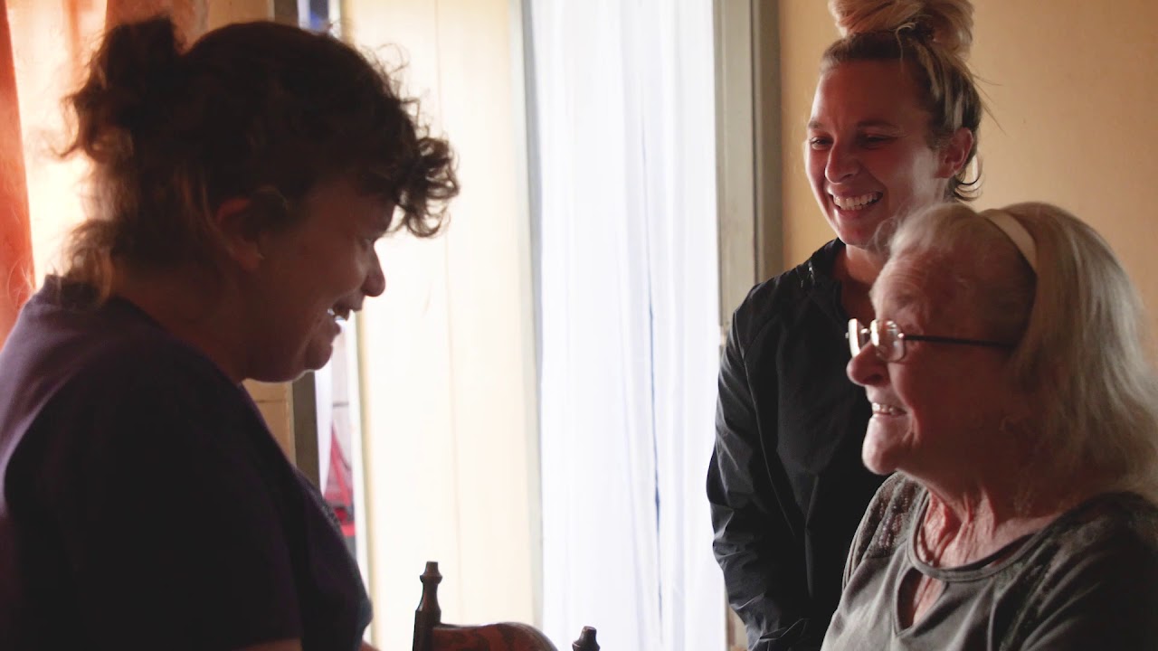 Lifestyle Solutions customer Elle delivers Meals on Wheels