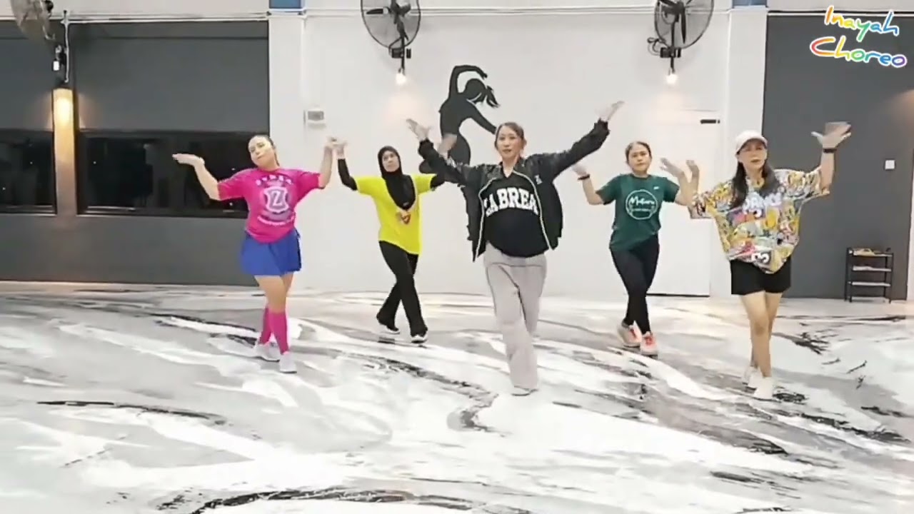 Zumba RINA Up & Golden | Zin Inayah Choreography @Mutiara_Studio 