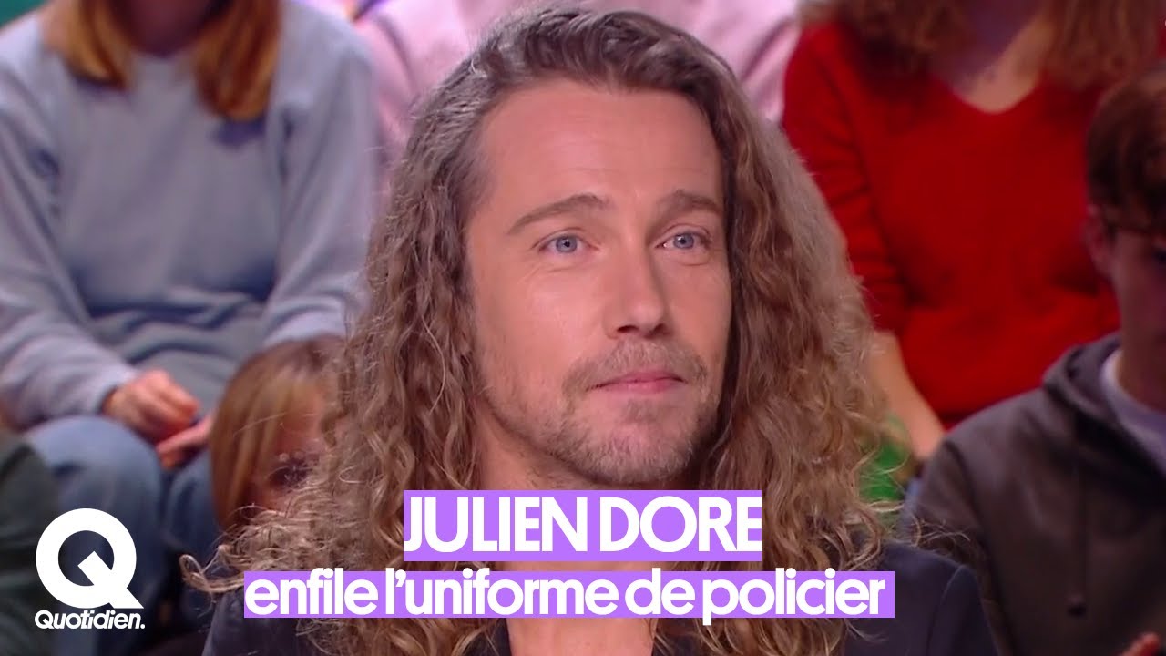 Julien Doré se met littéralement à nu dans 