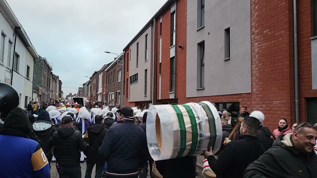 Laetare Fontaine-L'Evêque 2023 16 Paysans cortège de l'après-midi