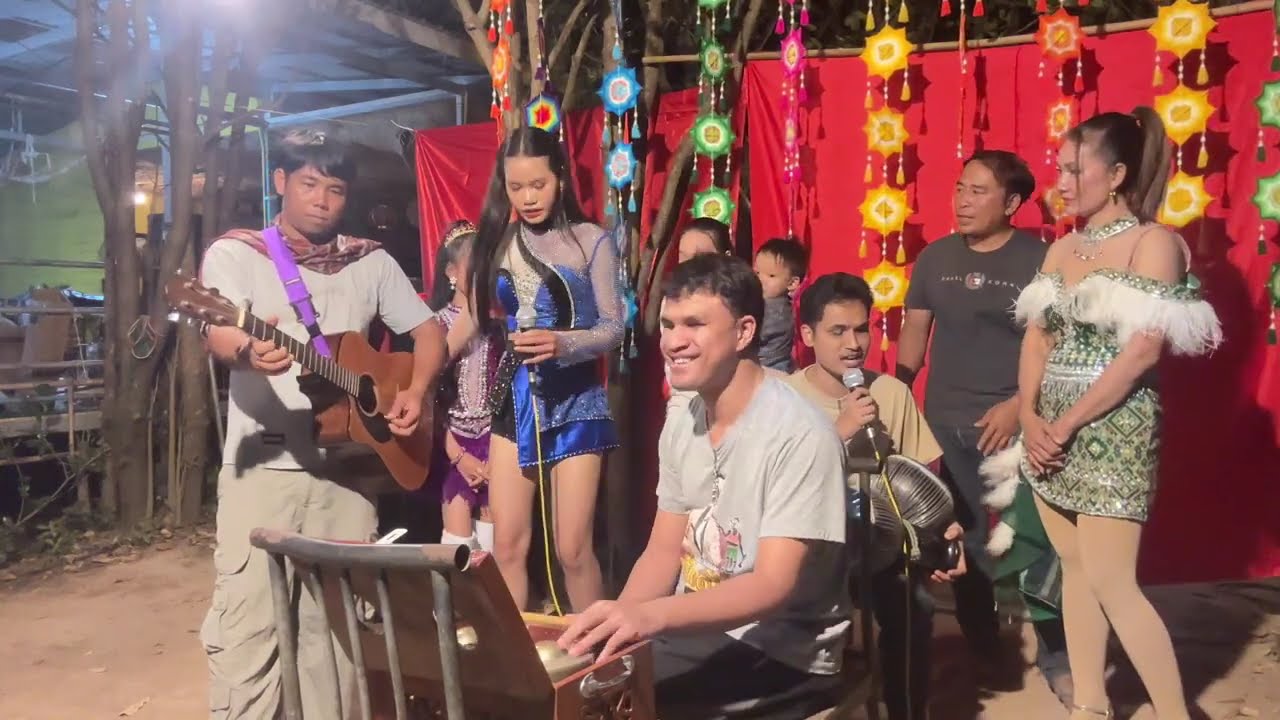 หนังตะลุงมาเจอหมอลำธิดาลาว  หัวเราะกันยาวๆเลย