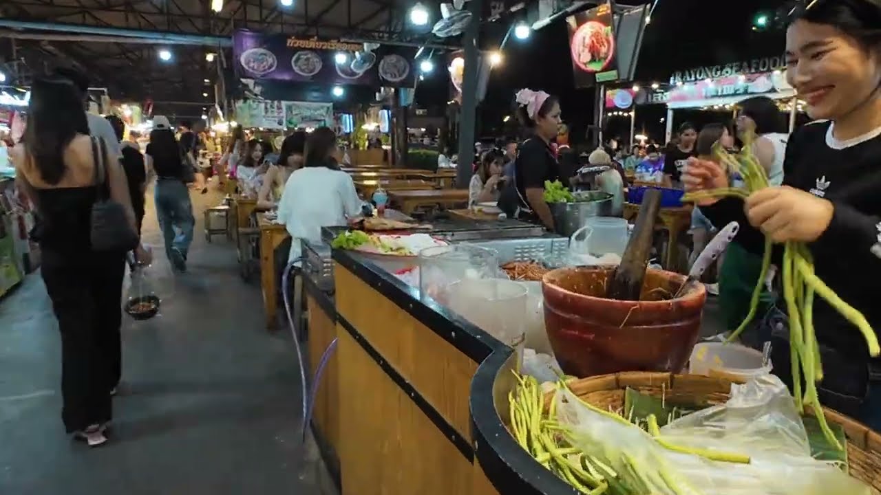 MASSIVE Bangkok Night Market Tour 2025 | Srinakarin Train Market Street Food + Full Walkthrough