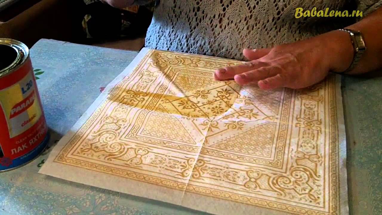 Обновляем табурет - просто клеим салфетку целиком