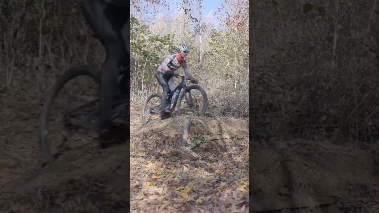 🚴&zwj;♀️ Mutiges M&auml;dchen macht einen Fahrradsprung! 🌲💨