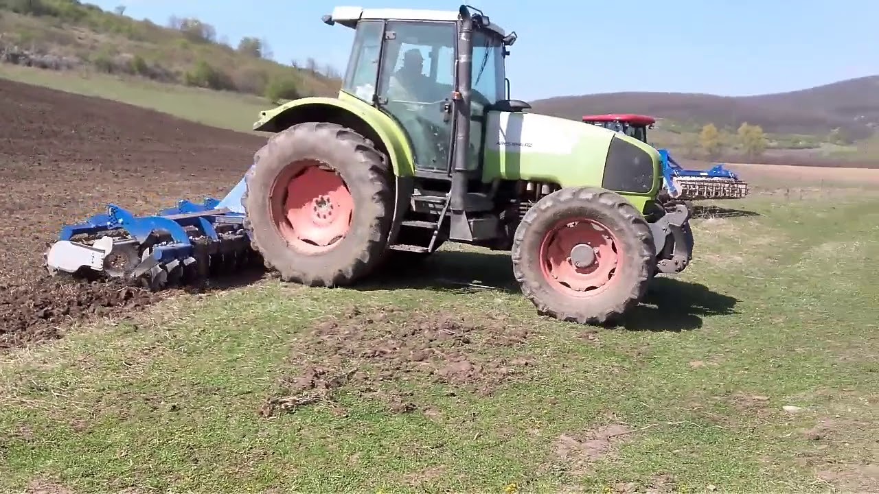 Case IH Farmall 95a și Claas Ares 656 cu TerraDisc