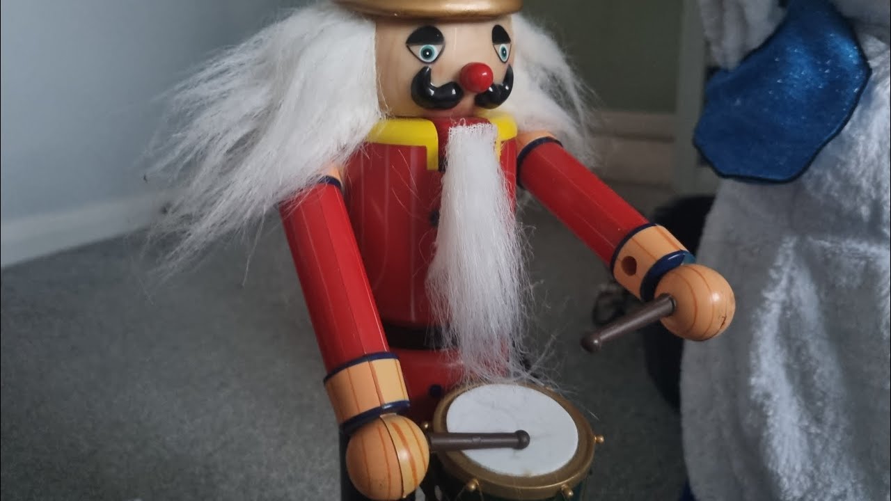 Распаковка барабанщика-щелкунчика Gemmy 1998