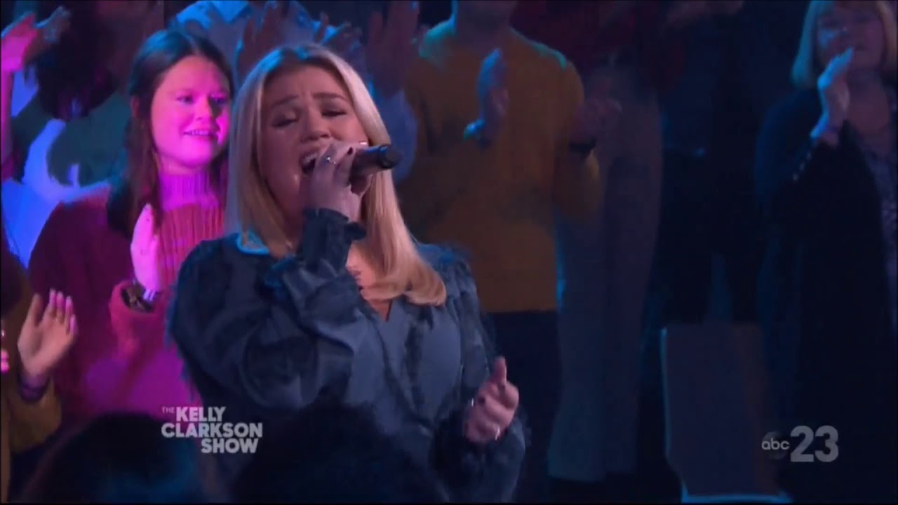 Kelly Clarkson sings 