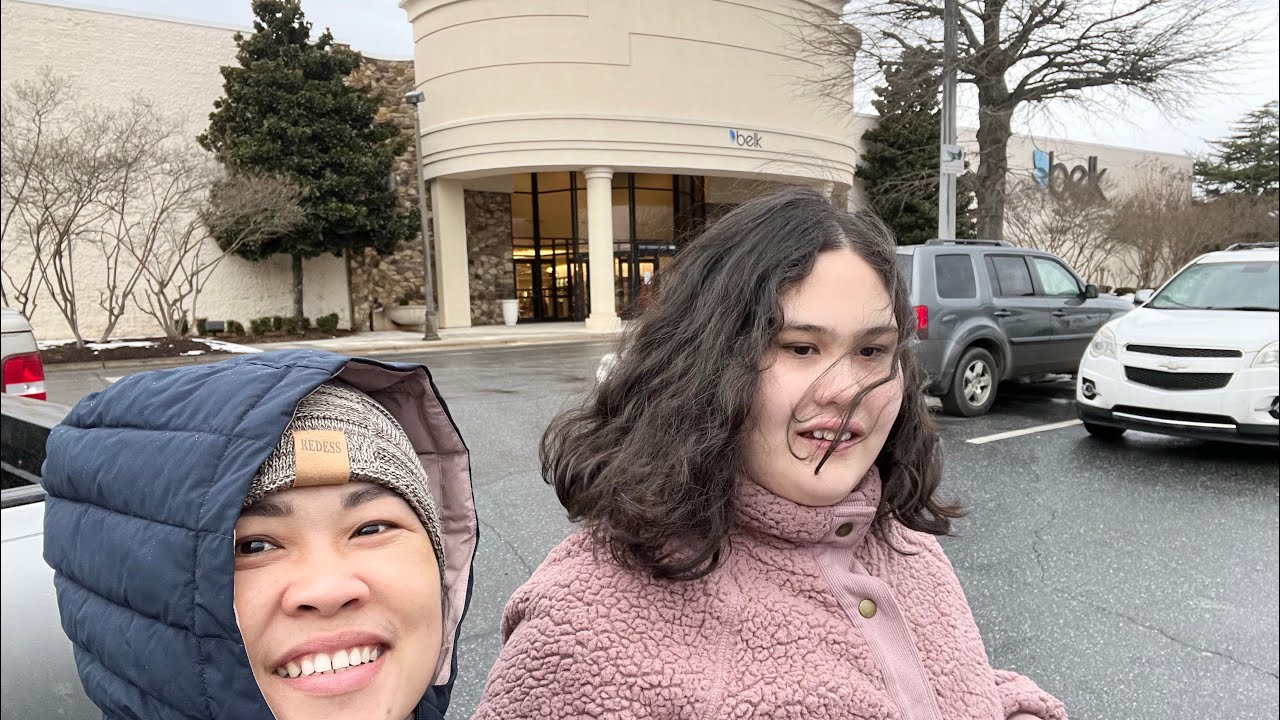 Shopping in the mall 🇺🇸 At Belk, JCPenney and H&M my daughter bought warm winter coat 🧥 El Viaje 