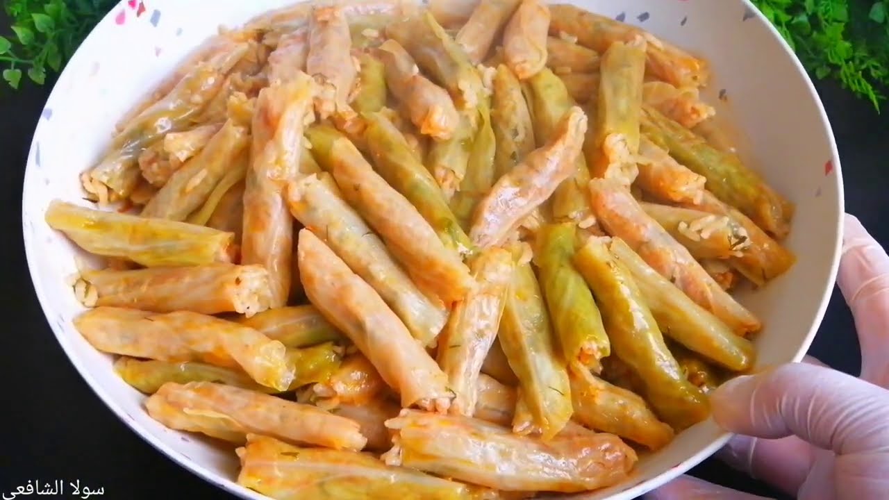 محشي الكرنب بطعم وريحة زمان بطريقة ماما 👌مع سر لونه الأحمر ولمعته وازاي ميفكش فالحلة ويستوي صح؟! 🔝