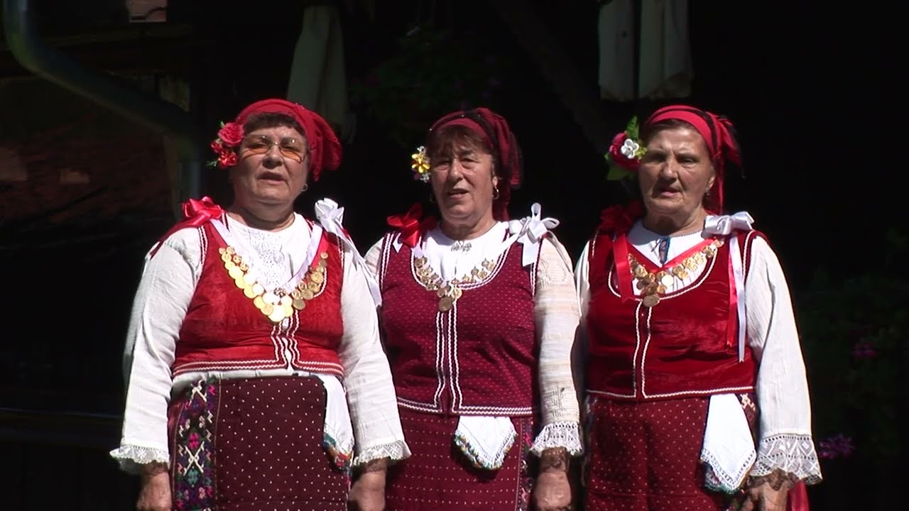 Клуб за автентичен фолклор  