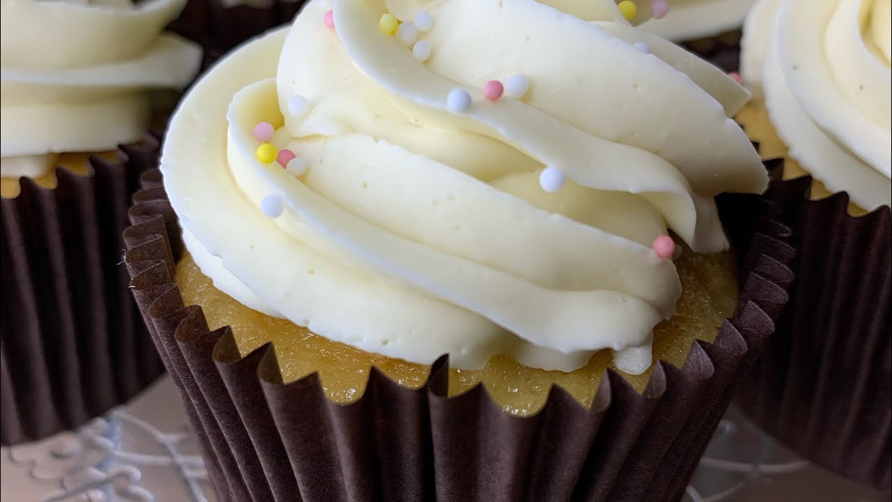 Ultimate Vanilla Cupcakes
