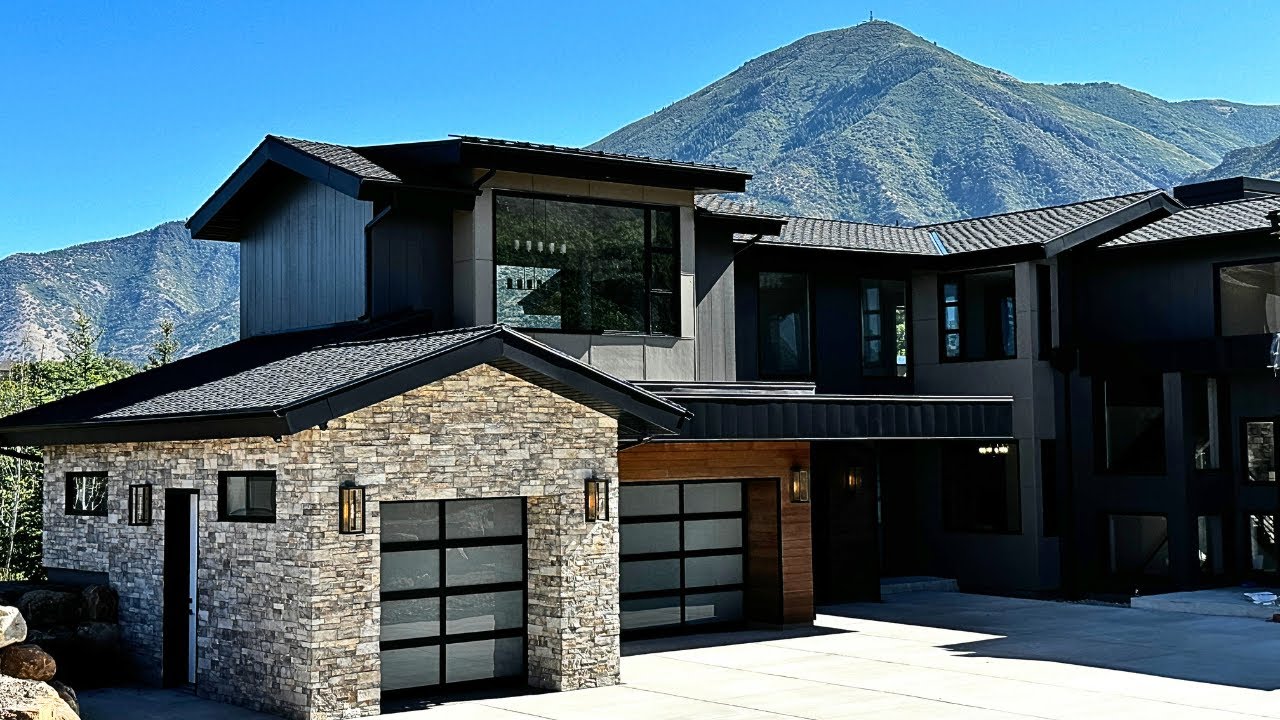 Living in Summit Creek in Woodland Hills