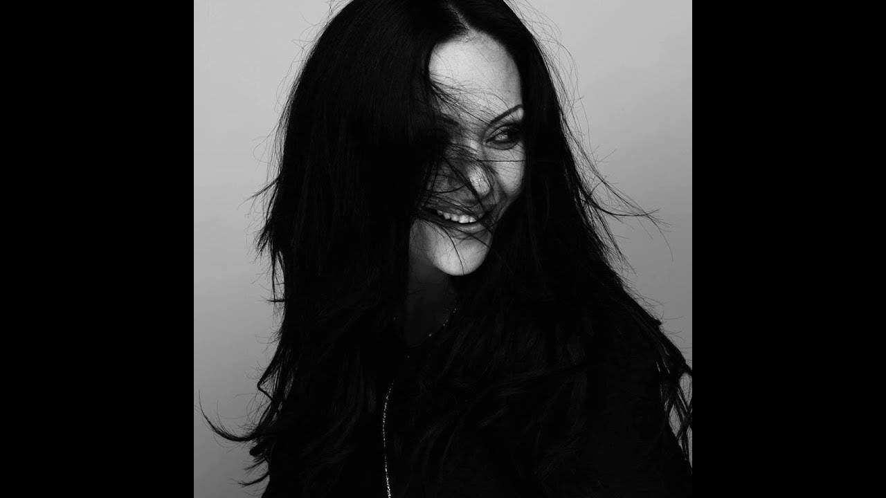 Gillian Attard  -  Quddiem L-Inkwatru Tal-Madonna (Lyrics)