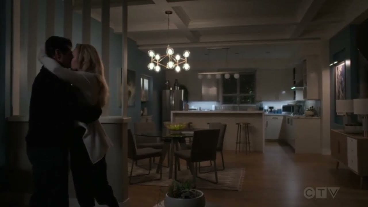 69 Morgan and Alex Fiona Gubelmann and Will Yun Lee kissing scene The GoodDoctor season 4 episode12