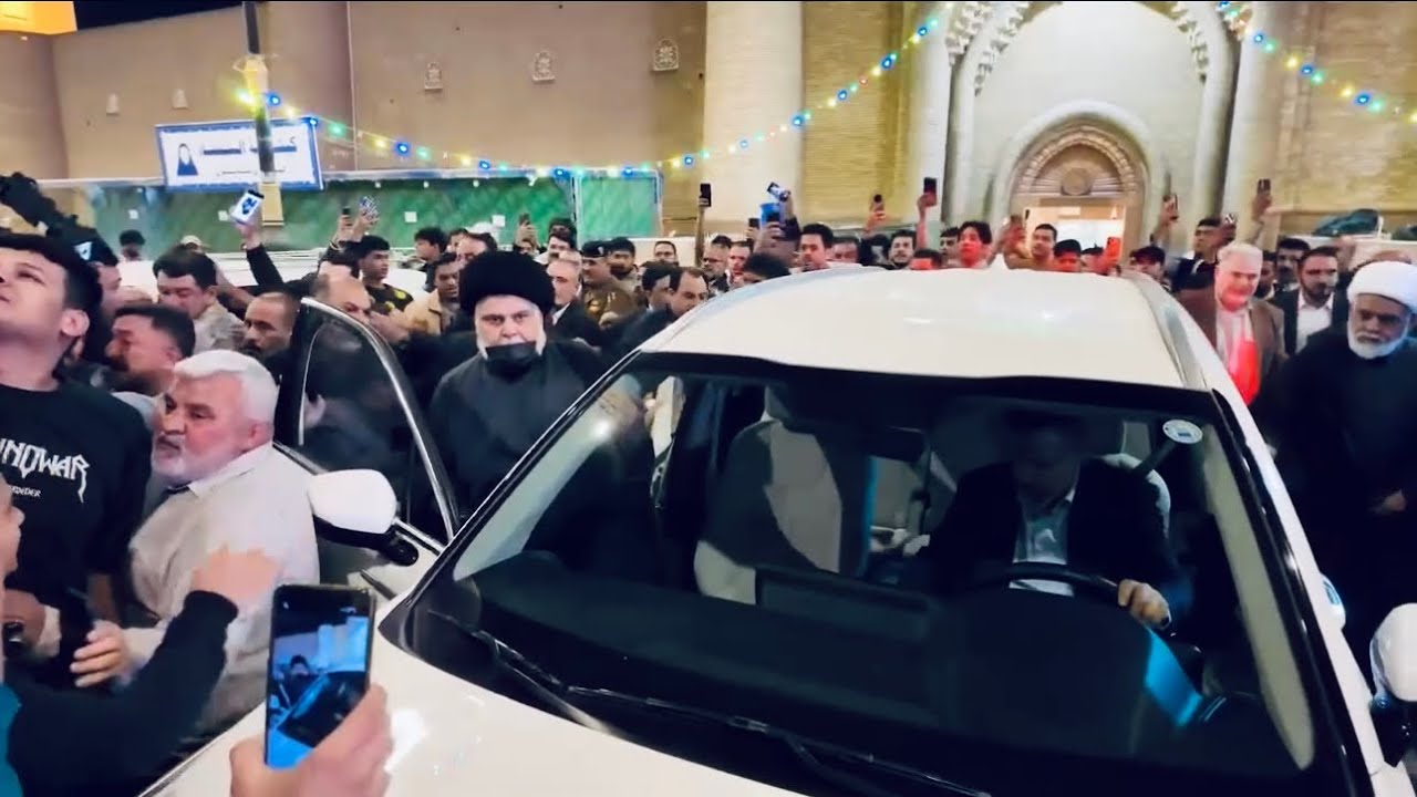 السيد مقتدى الصدر يزور مسجد الكوفة 