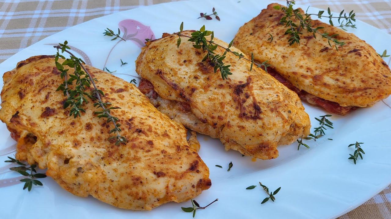 Когда гости на пороге, это беспроигрышное блюдо из курицы спасает вечер! 🍅🧀Куриная грудка Капрезе