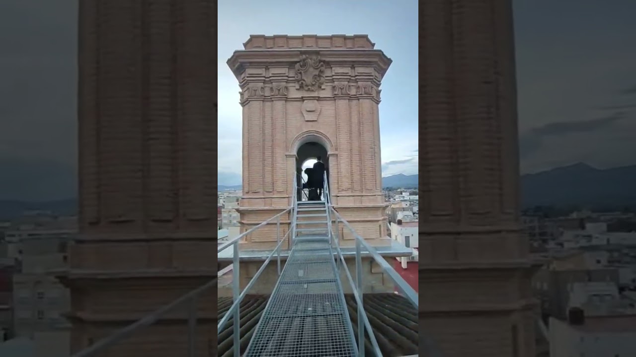 EL PUEBLO CON SUS CAMPANAS SONANDO (ALBATERA). PARROQUIA SANTIAGO
