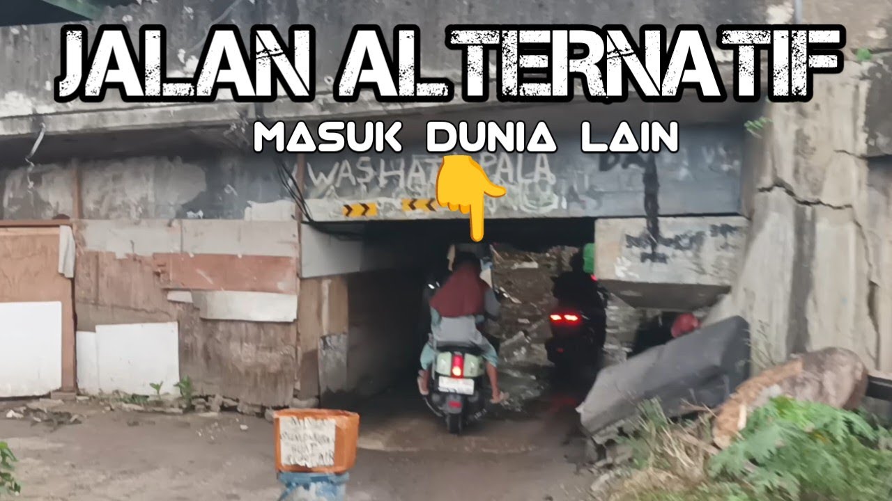 Melintas Jalan Alternatif Pinggiran Kali Arah Teluk Gong Jakarta Utara