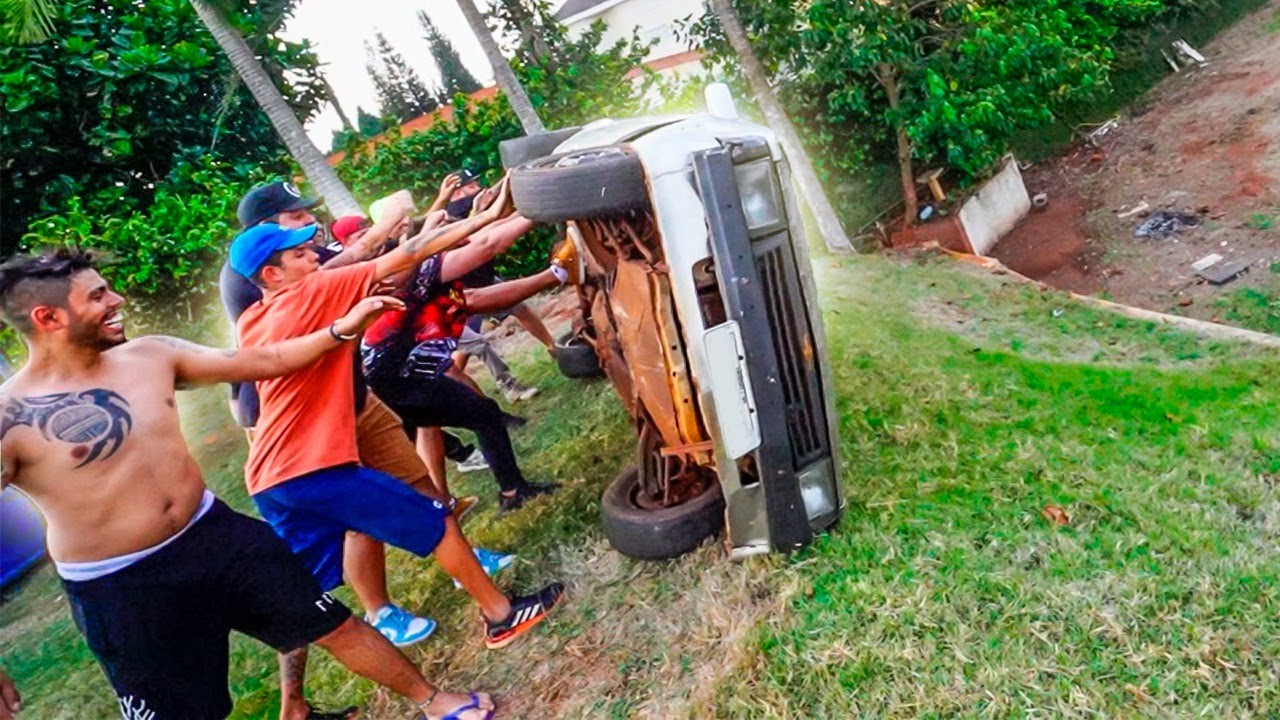 CAPOTEI O CARRO DO MEU AMIGO NO QUINTAL DE CASA