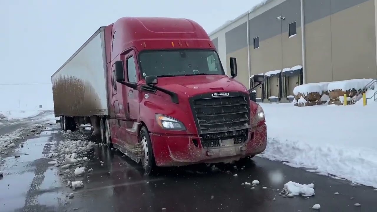 CONDUCIR UN TRAILER EN LA NIEVE ES MUY PELIGROSO
