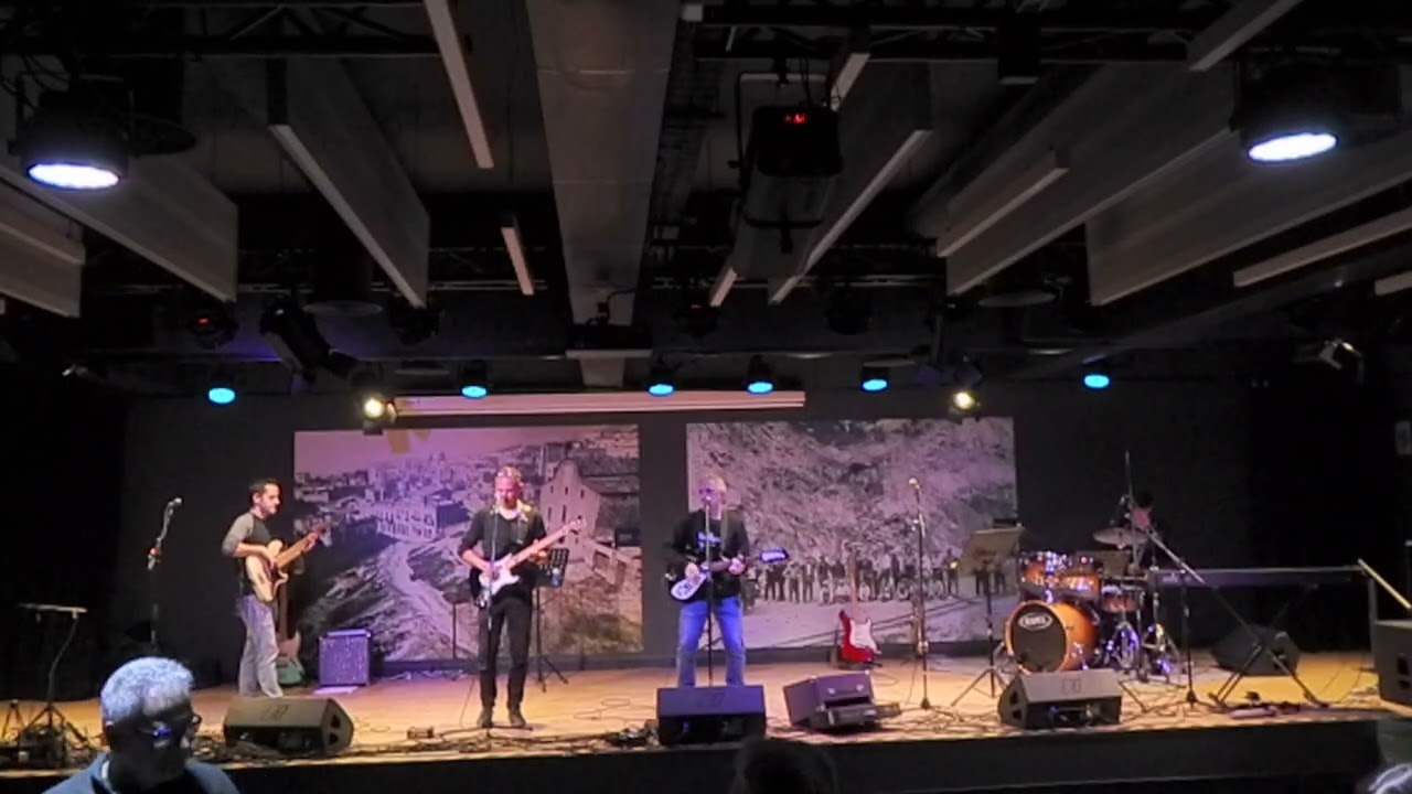 04 Strats - Sultans of Swing
